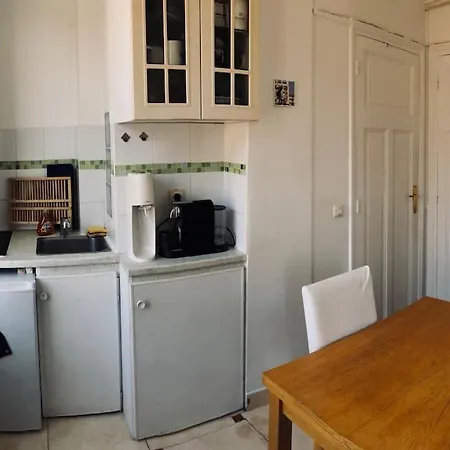 Cosy Studio Near Public Transport Paris